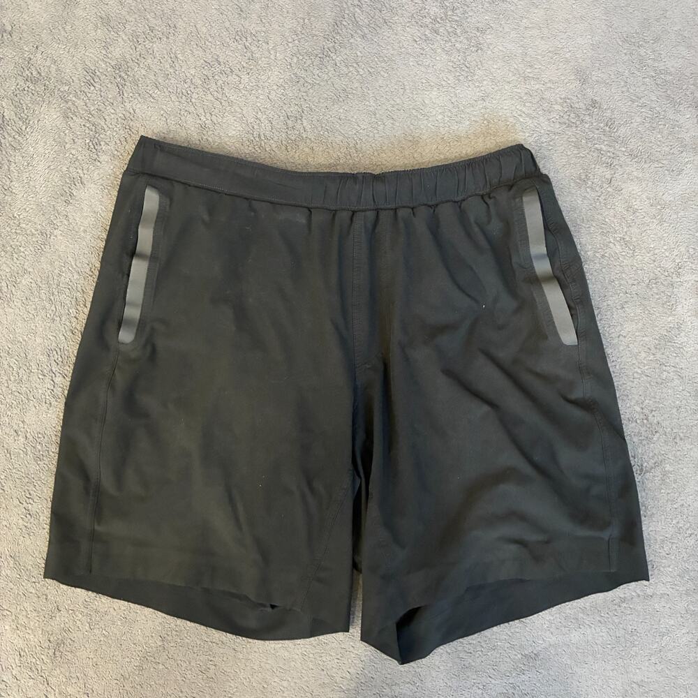 Lululemon Pace Breaker Black Athletic Reflective Logo Running Shorts Mens Size L